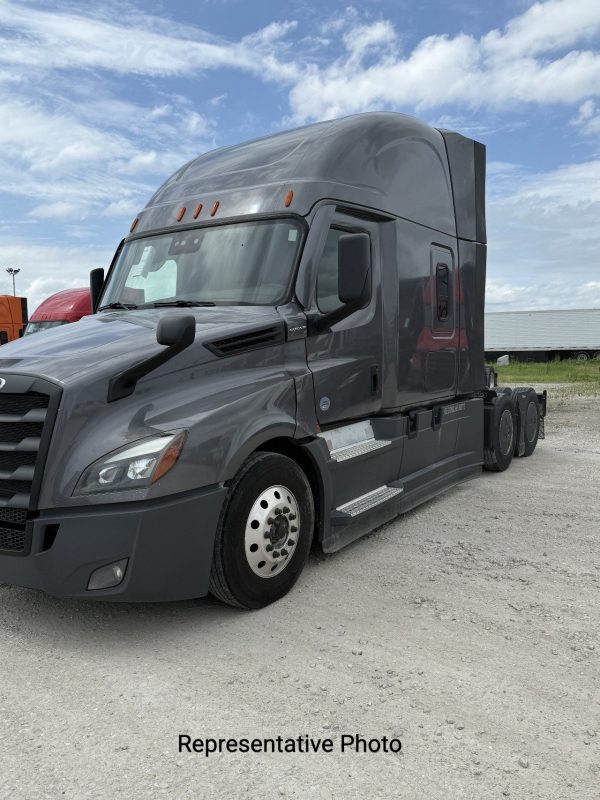 2022 Freightliner Cascadia 126 - 480,461 Miles