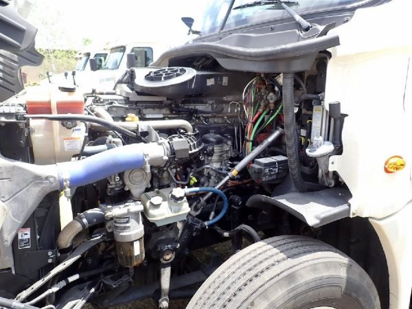 2020 FREIGHTLINER Cascadia - 387,829 Miles - Image 10