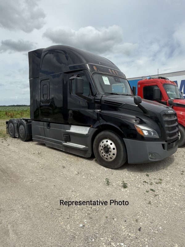 2022 Freightliner Cascadia 126 - 485,866 Miles - Image 2