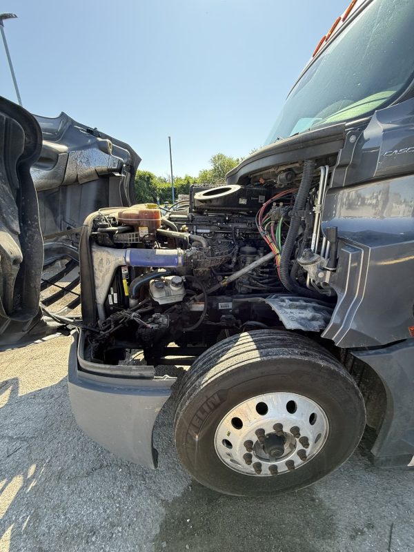 2022 Freightliner Cascadia 126 - 472,322 Miles - Image 3