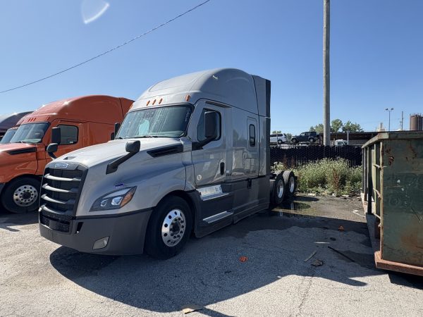 2022 Freightliner Cascadia 126 - 471,430 Miles - Image 4