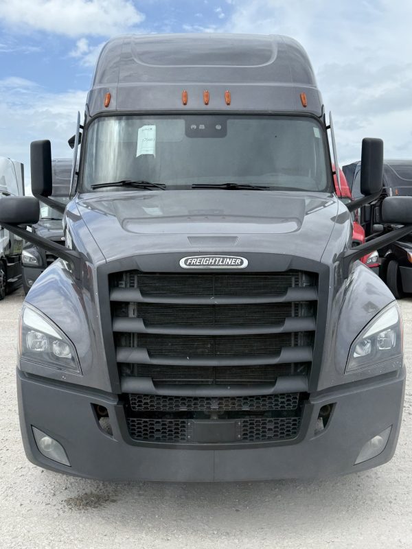 2022 Freightliner Cascadia 126 - 482,149 Miles - Image 5
