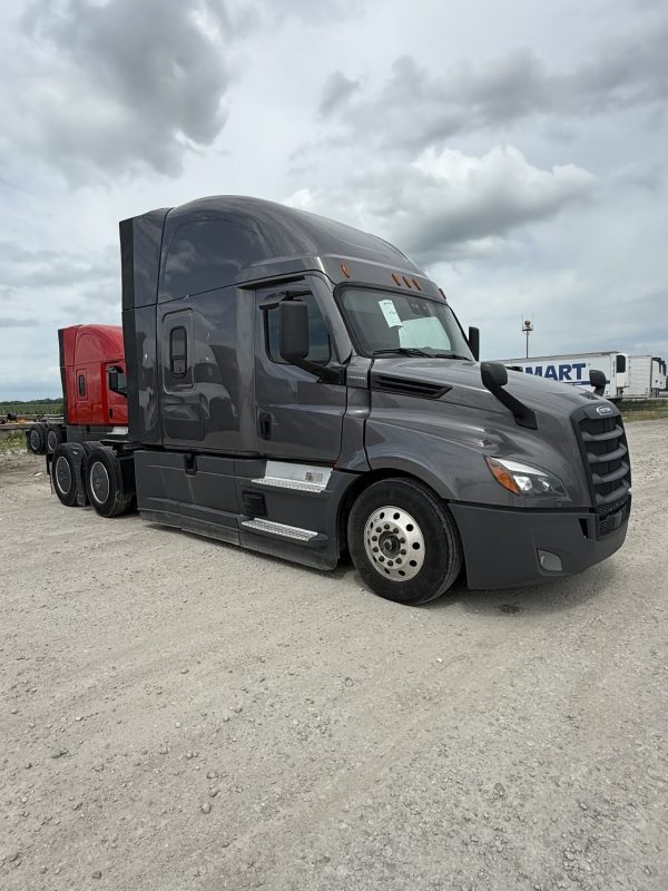 2022 Freightliner Cascadia 126 - 480,461 Miles - Image 5