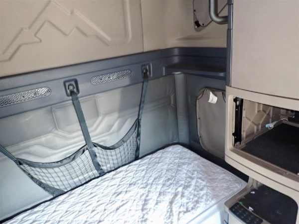 2020 FREIGHTLINER Cascadia - 319,417 Miles - Image 5