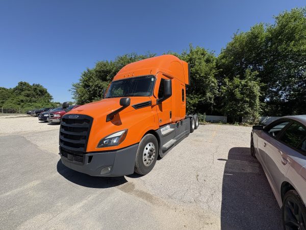 2022 Freightliner Cascadia 126 - 517,020 Miles