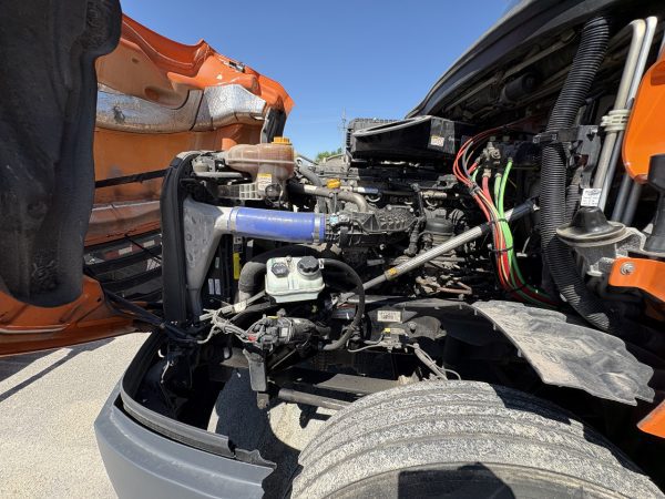 2022 Freightliner Cascadia 126 - 475,607 Miles - Image 10