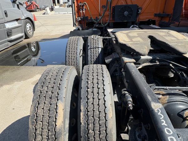2022 Freightliner Cascadia 126 - 517,020 Miles - Image 8