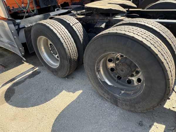 2022 Freightliner Cascadia 126 - 517,020 Miles - Image 9
